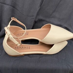 Journee Collection Cream Women's Sandals